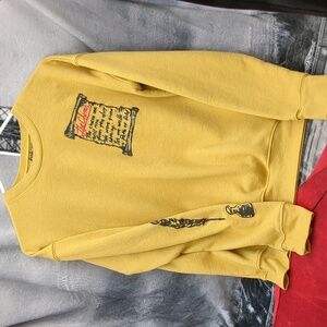 Askan women's gold sweatshirt